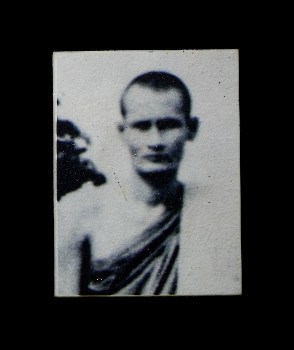 20Jan25 (54)p.jpg - ​รูปถ่ายเก่า พระเกจิ หลังปั้มยันต์ หมึกสีแดง ไม่ทราบที่  | https://kamulet.in.th